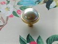Big faux pearl and gold brass drawer pull/Pearly cabinet handle/white pearl drawer knob/round white pearl door handle/brass and pearl handle