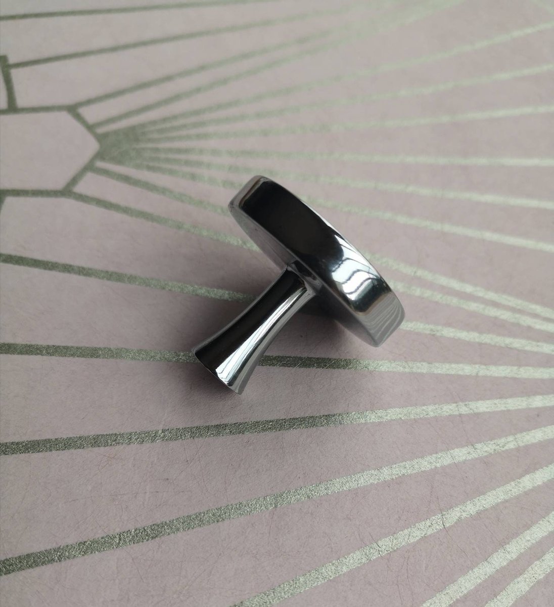 Round bright white mother of pearl and silver drawer handle/White pearl and shiny silver cabinet handle/Pearl shell and silver door knob