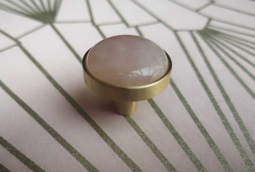 Pink Rose quartz and brass drawer knob/pink quartz crystal cabinet handles/mineral drawer pull/pink gemstone door handle/pink nursery decor