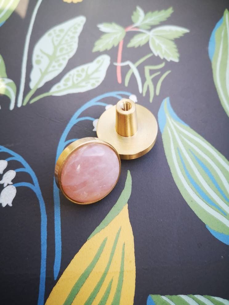 Pink Rose quartz and brass drawer knob/pink quartz crystal cabinet handles/mineral drawer pull/pink gemstone door handle/pink nursery decor