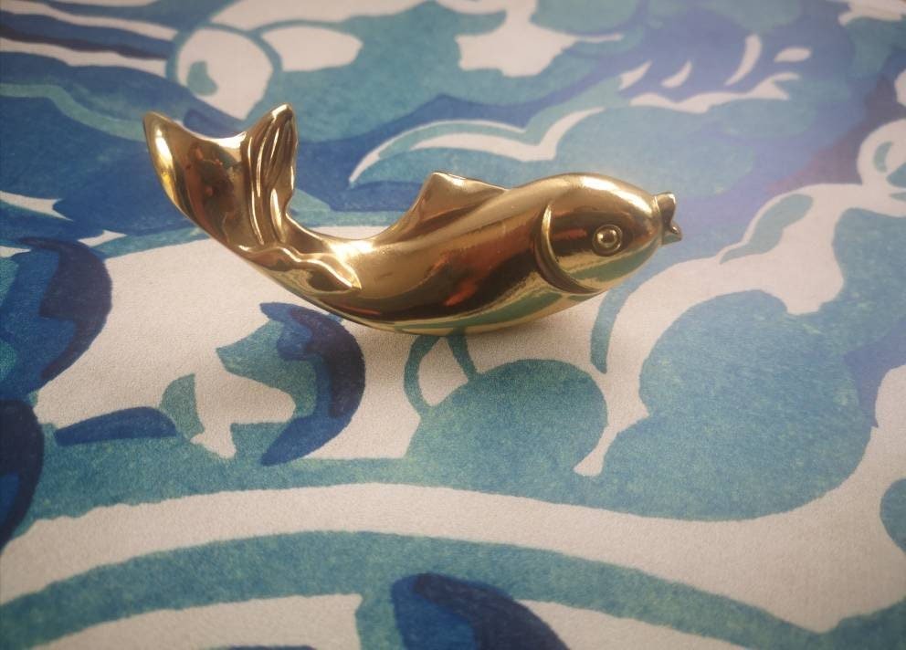 Shiny gold leaping fish drawer handle/koi carp cabinet pull/solid brass fish door handle/fish shaped drawer knob/gold furniture hardware