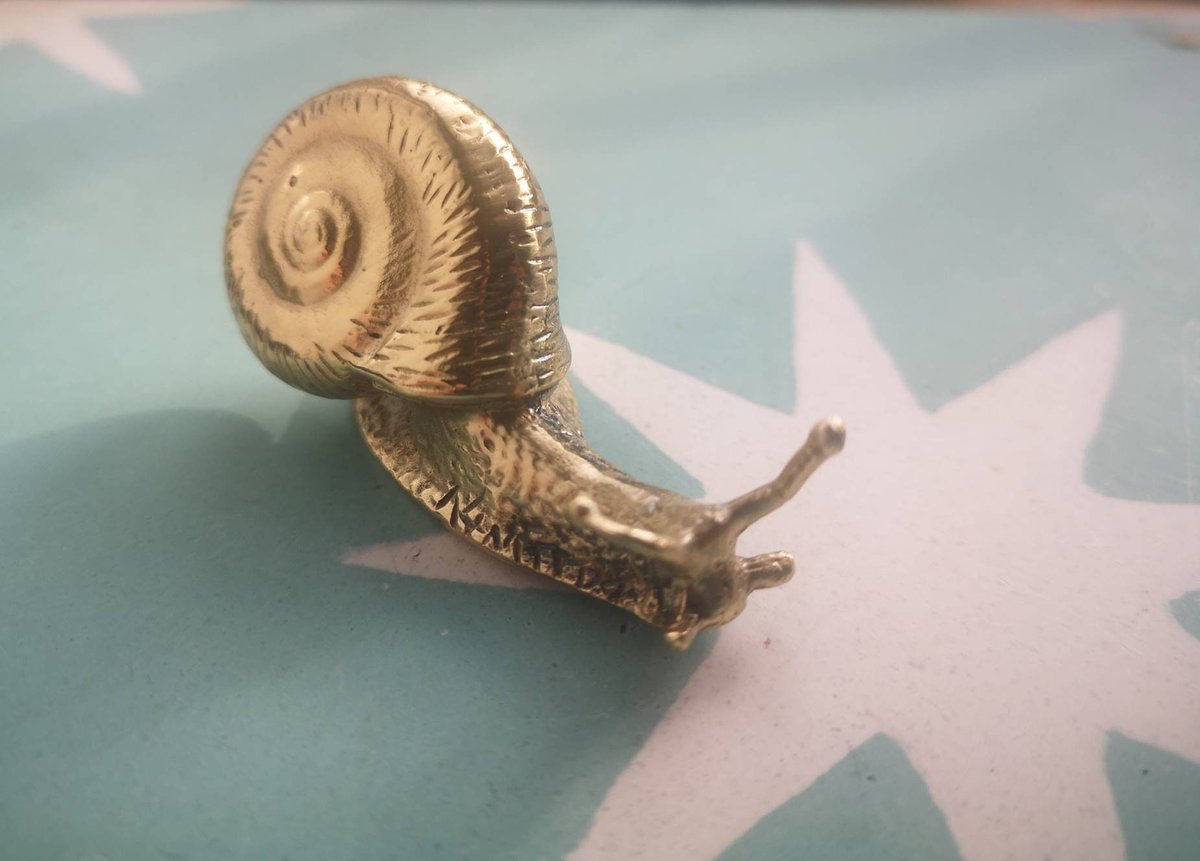 Gold Garden Snail Cabinet Pull/Snail shaped solid brass door handle/Snail drawer pull/Quirky door knob/ DIY brass Furniture hardware
