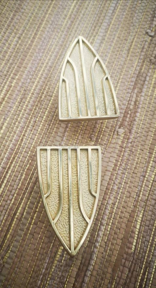 Art deco style cabinet pull/Gold geometric door handle/Brass arrow shaped drawer knob/Modern brass furniture hardware/Classic vintage handle