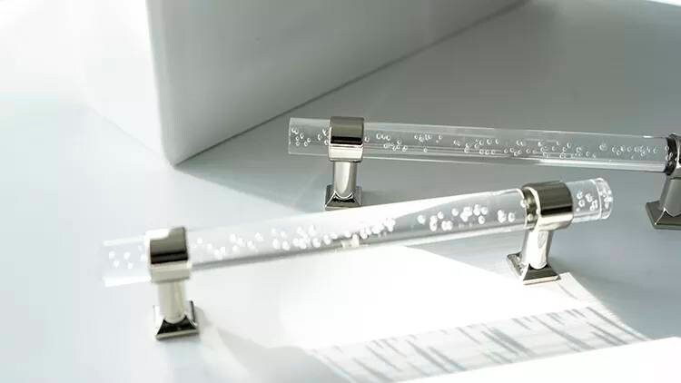 Bubbly lucite cabinet handle with gold or silver fixings/clear acrylic drawer pull/lucite furniture hardware/clear resin bubble door handle