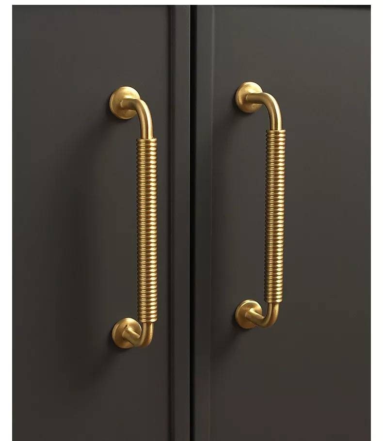 Gold vintage style curved handle/Classic shaped cabinet handle/Brass drawer pull/Brass furniture hardware/Gold curved drawer pull/Gold pull