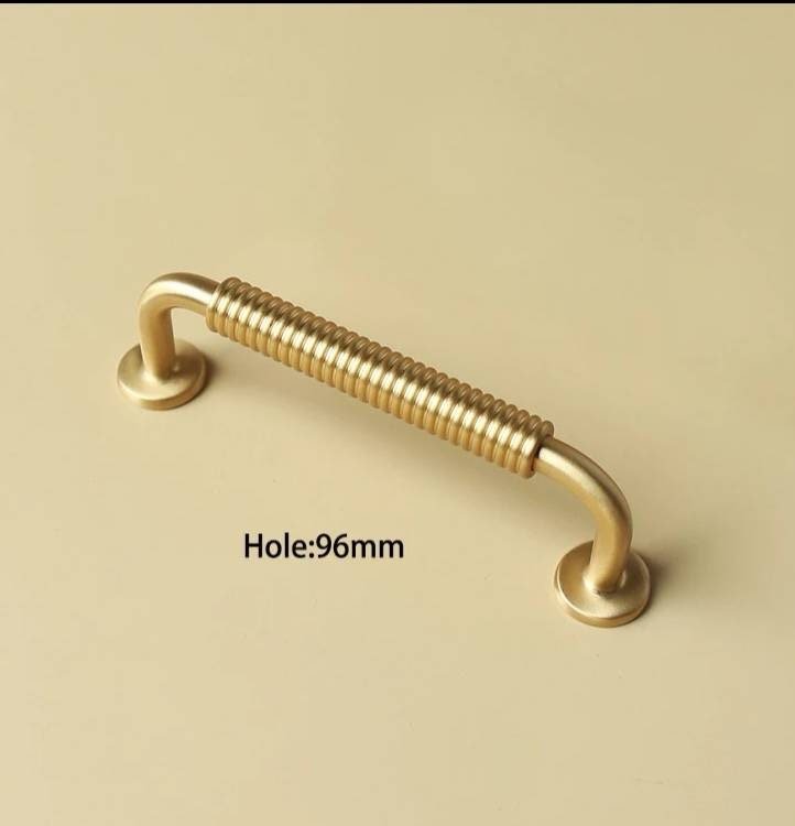 Gold vintage style curved handle/Classic shaped cabinet handle/Brass drawer pull/Brass furniture hardware/Gold curved drawer pull/Gold pull