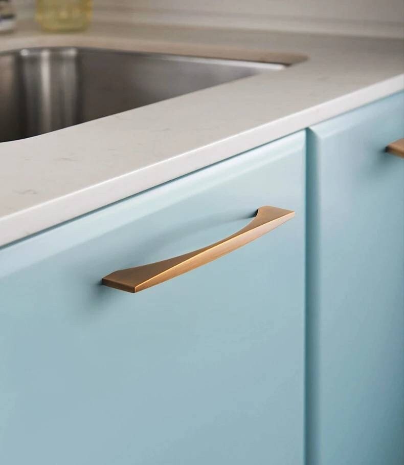 Champagne brass cabinet bar handle/sleek classic drawer pull/dark copper cabinet handles/copper door handle/kitchen decor/modern hardware