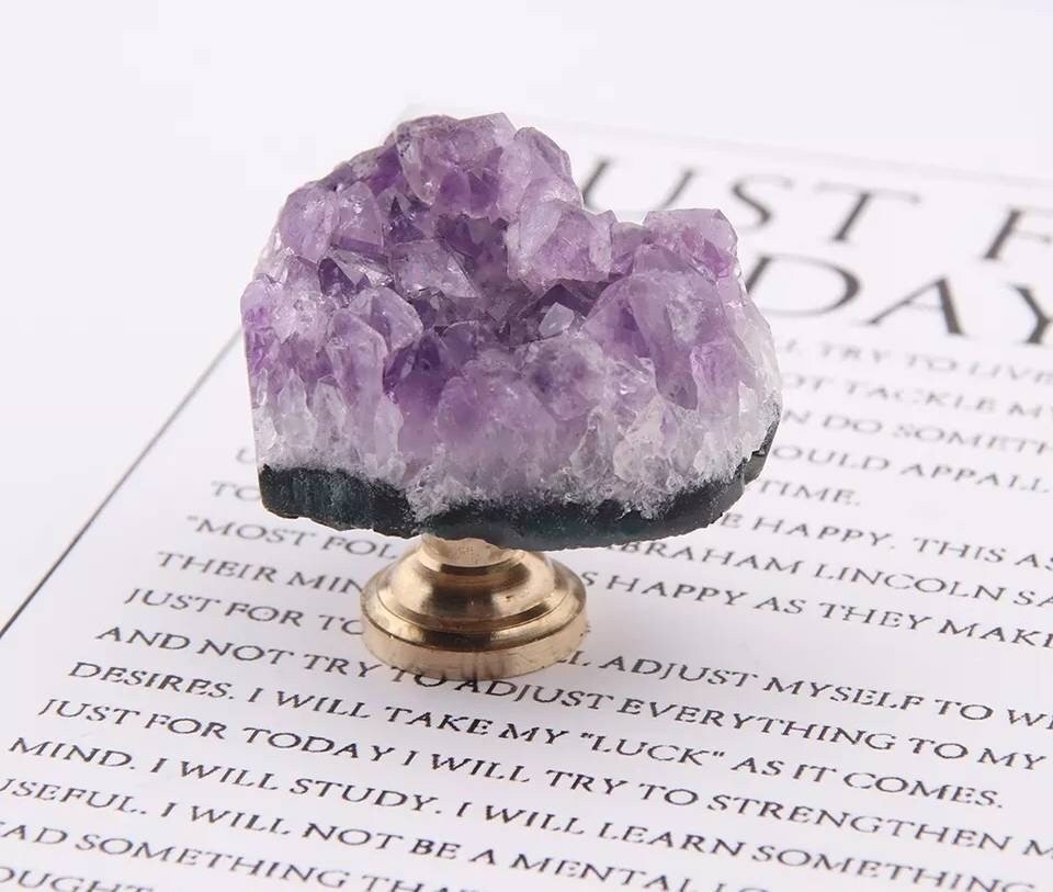 Heart shape amethyst or white quartz crystal geode cabinet handle/heart shaped gemstone drawer handle/small rough cut crystal door handle