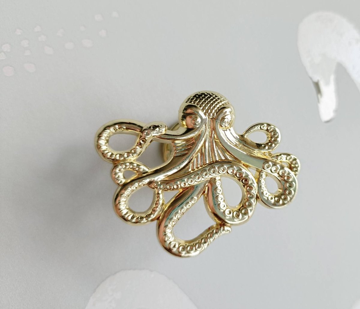 Gold octopus cabinet pull/Shiny gold Kracken drawer knob/Octopus drawer handle/quirky furniture hardware/deep sea door knob/Fun gold handle