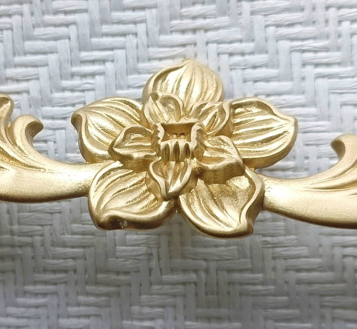 Gold baroque flower style solid brass cabinet pull/Antique French style drawer handle/brass furniture hardware/Gold Rocco style door handle
