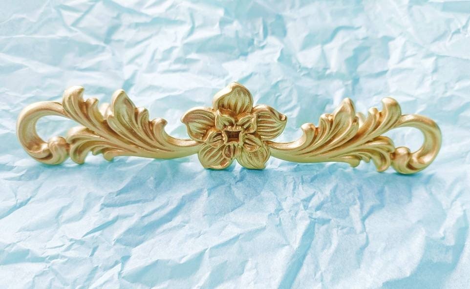 Gold baroque flower style solid brass cabinet pull/Antique French style drawer handle/brass furniture hardware/Gold Rocco style door handle