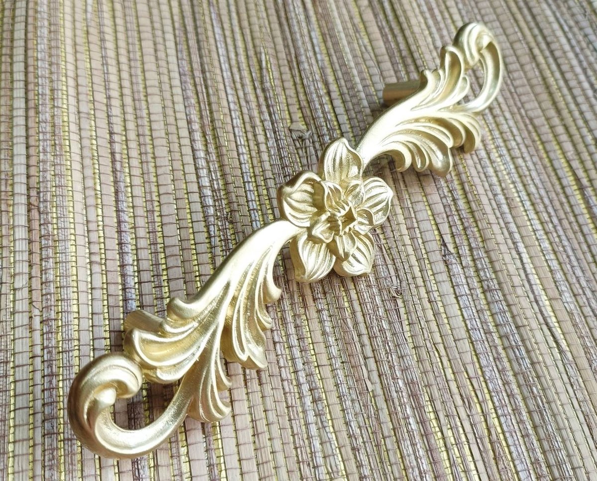 Gold baroque flower style solid brass cabinet pull/Antique French style drawer handle/brass furniture hardware/Gold Rocco style door handle