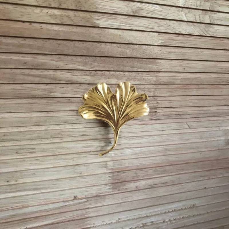 Large Golden Gingko Leaf shaped left or right facing Cabinet Pull/Solid brass Gingko leaf drawer knob/Leaf shaped door handle/brass hardware