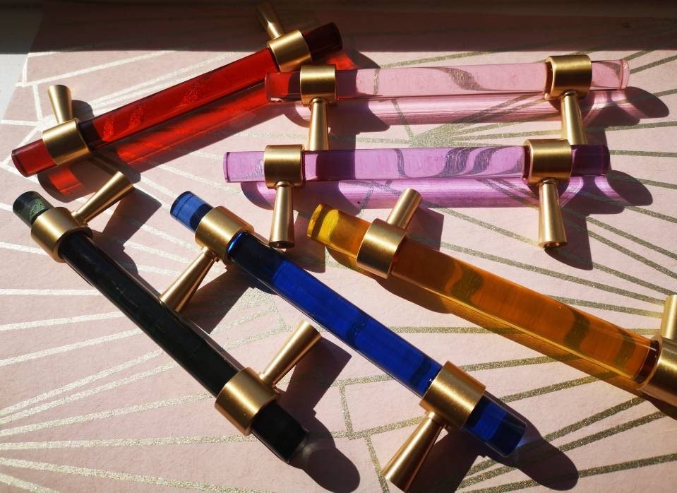 Blue yellow red or pink acrylic lucite cabinet bar handle/bright coloured drawer pull/nursery cabinet handle/colourful door handle/kids room