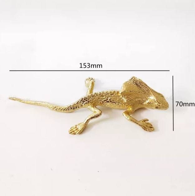Gold lizard drawer handle/Brass bearded dragon door handle/unique drawer pull/Lizard cabinet handle/Gold reptile drawer knob/Geko door pull