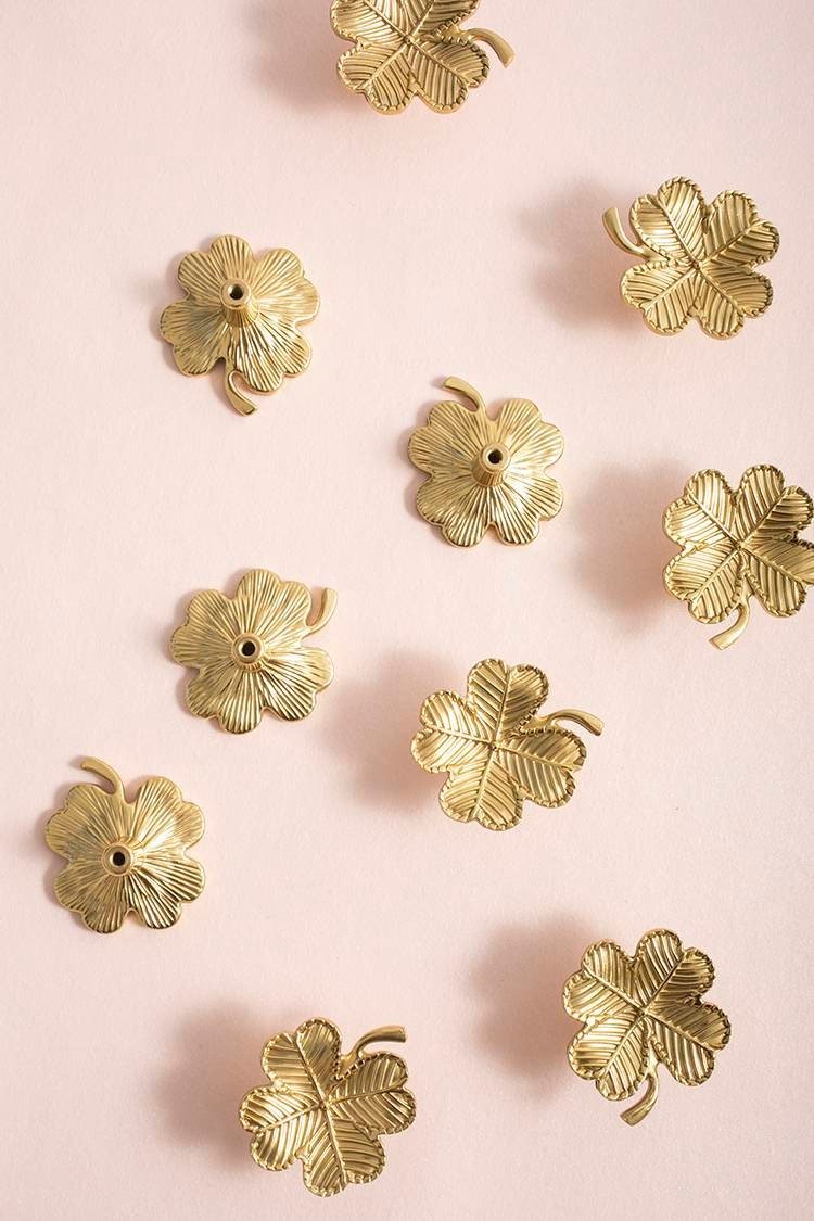 Lucky gold four leaf clover shaped cabinet pull/Shamrock shaped drawer knob/Clover leaf design door handle/Solid brass furniture hardware