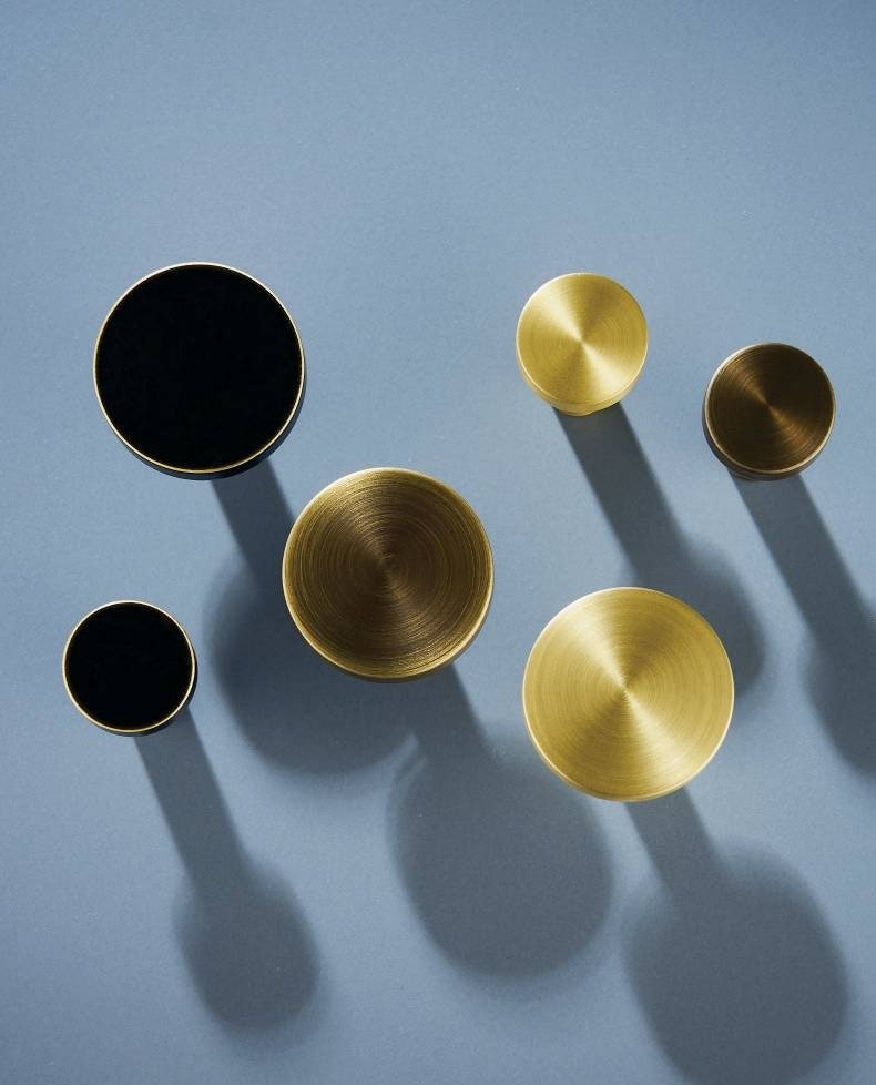 Classic brushed brass button door handle/round gold, bronze or black Cabinet Pull/metal furniture hardware/round brass drawer knob/door knob