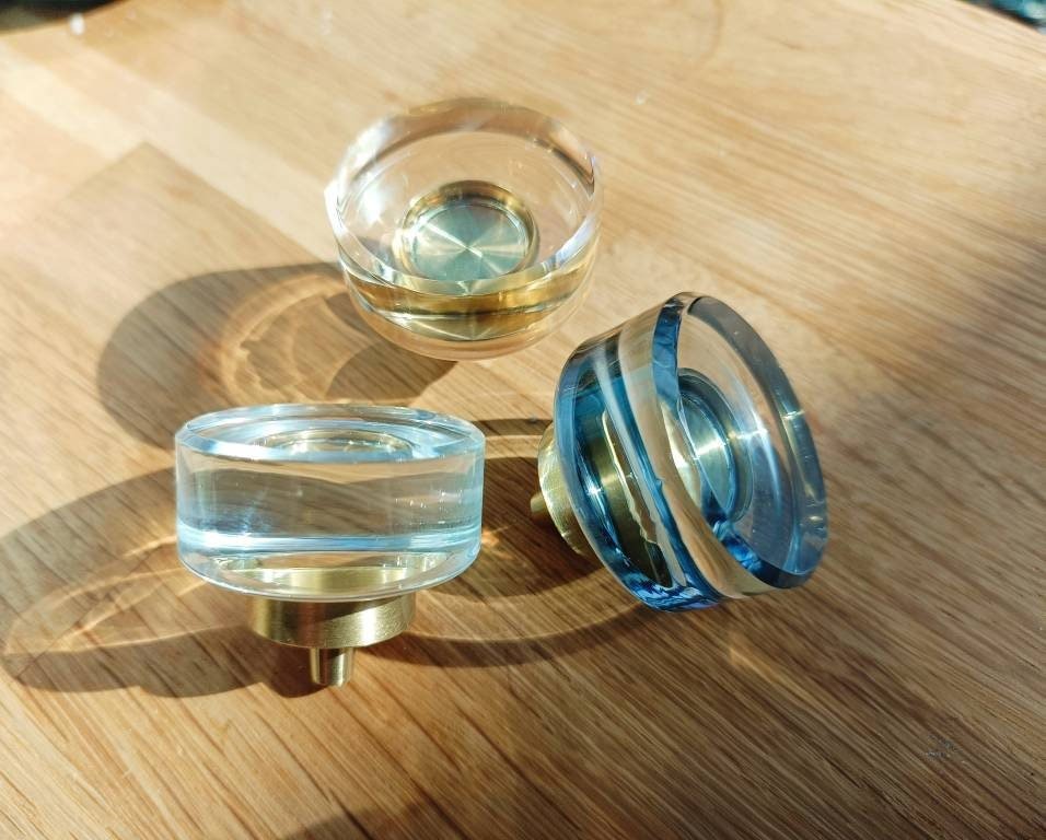 Smooth round lucite cabinet pull/Transparent door knob/mid century modern style drawer handle/Clear cabinet hardware/retro resin drawer pull
