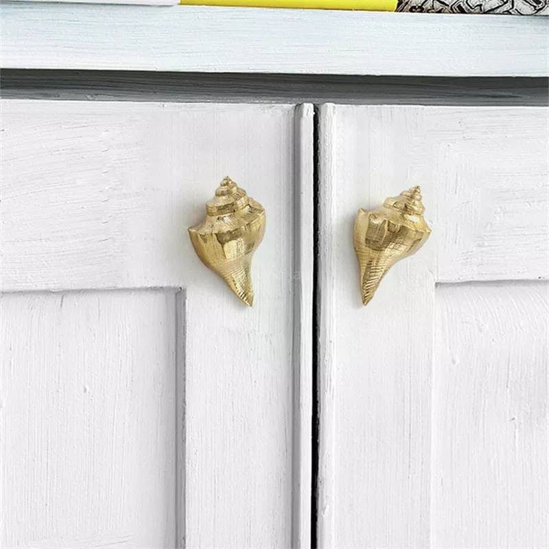 Gold solid brass conch shell cabinet pull/Seashell shaped door handle/beach themed drawer knob/brass furniture hardware/sea shell handle