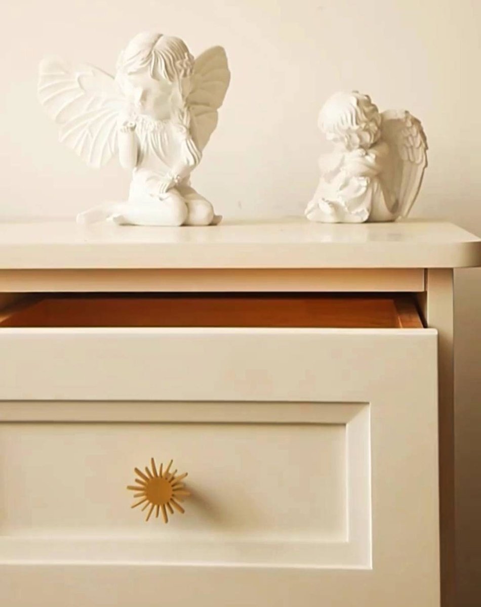 Gold brass sun door handle/star shaped drawer knob/Gold star cabinet pull/Brass furniture hardware/Nursery decor/Gold drawer pull/sunshine