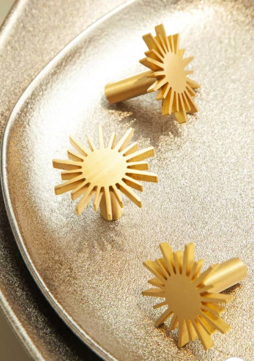 Gold brass sun door handle/star shaped drawer knob/Gold star cabinet pull/Brass furniture hardware/Nursery decor/Gold drawer pull/sunshine
