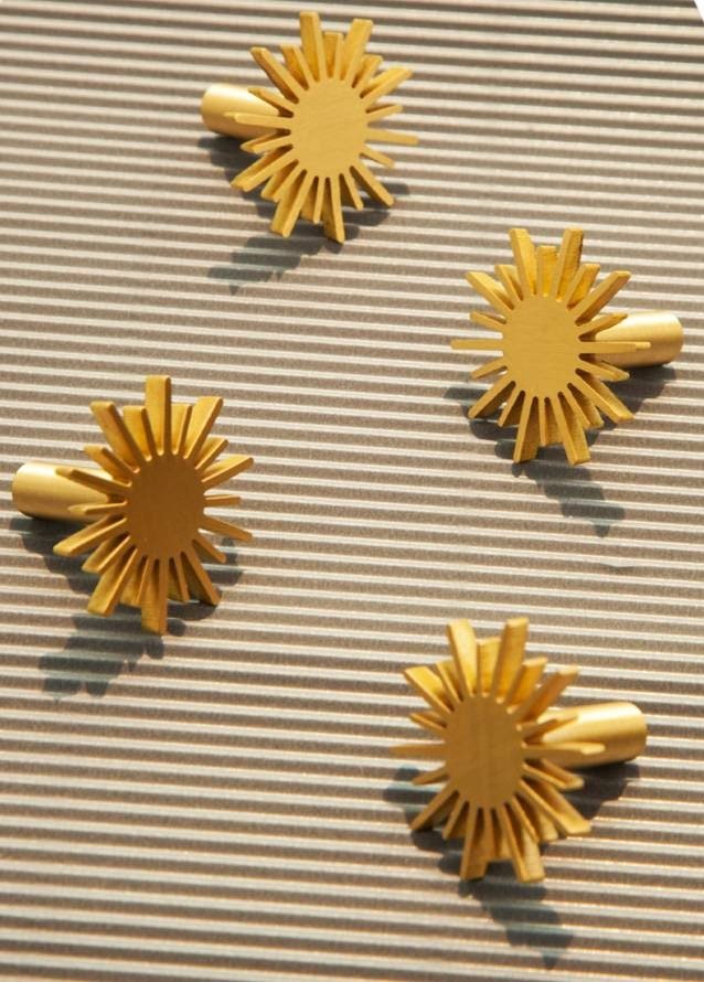 Gold brass sun door handle/star shaped drawer knob/Gold star cabinet pull/Brass furniture hardware/Nursery decor/Gold drawer pull/sunshine