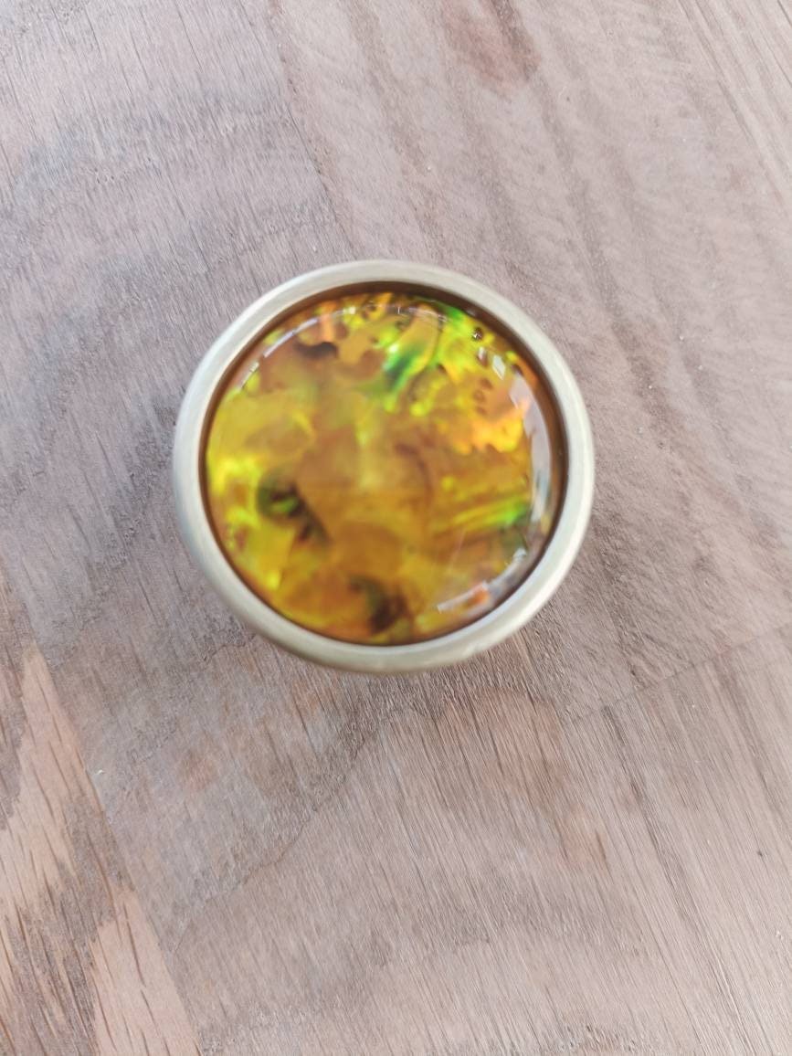 Bright coloured mother of pearl drawer pull/vibrant coloured pearl cabinet handle/shell door handle/furniture hardware/Pearl drawer knob