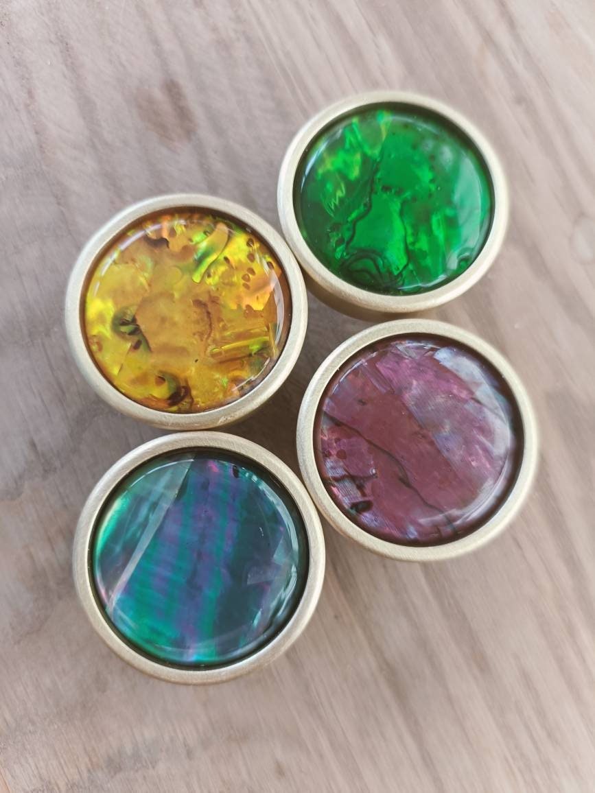 Bright coloured mother of pearl drawer pull/vibrant coloured pearl cabinet handle/shell door handle/furniture hardware/Pearl drawer knob