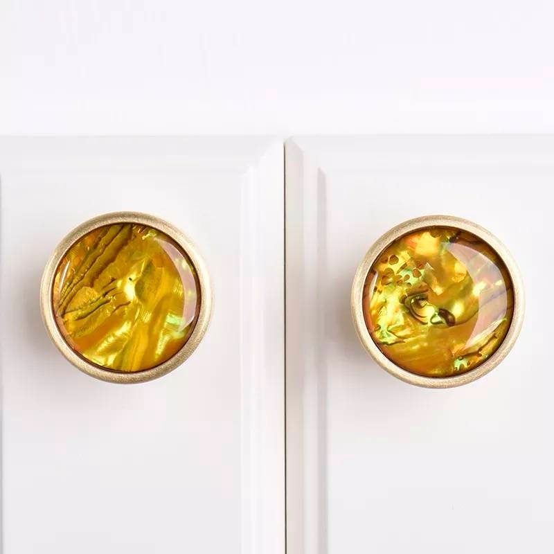Bright coloured mother of pearl drawer pull/vibrant coloured pearl cabinet handle/shell door handle/furniture hardware/Pearl drawer knob