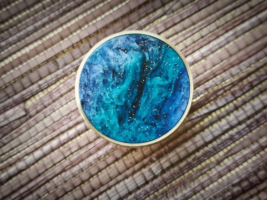 Galaxy inspired brass and resin drawer handle/Night sky blue resin cabinet pull/Dark blue and gold decor door knob/Resin and brass hardware