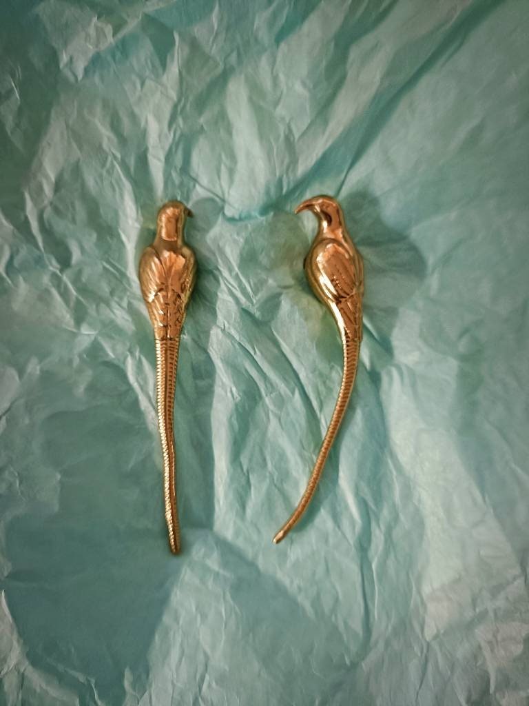 Small solid brass parrot cabinet pull/Gold bird shaped door handle/Parakeet bird design drawer pull/Unique gold brass furniture hardware