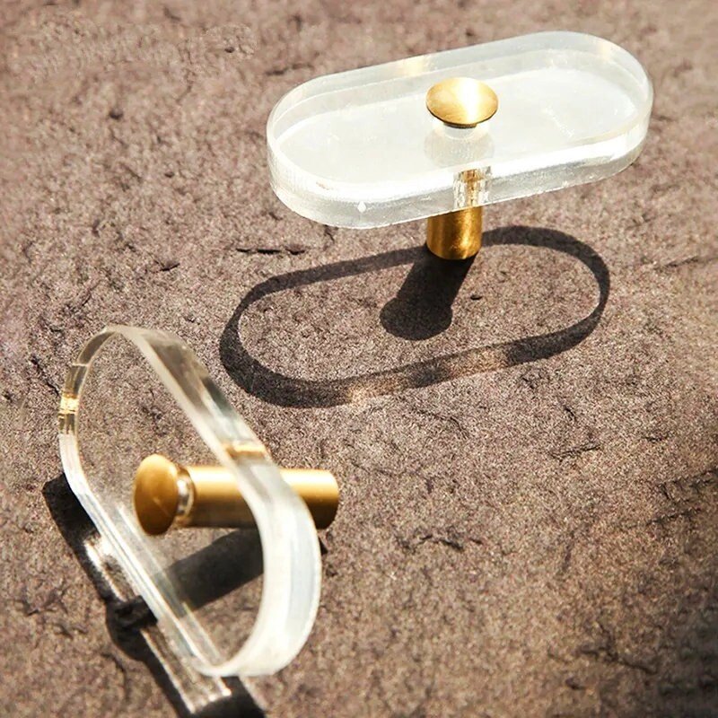 Clear lucite and brass bar shaped cabinet handle/Clear acrylic resin and gold brass drawer pull/Transparent lucite and brass door handle