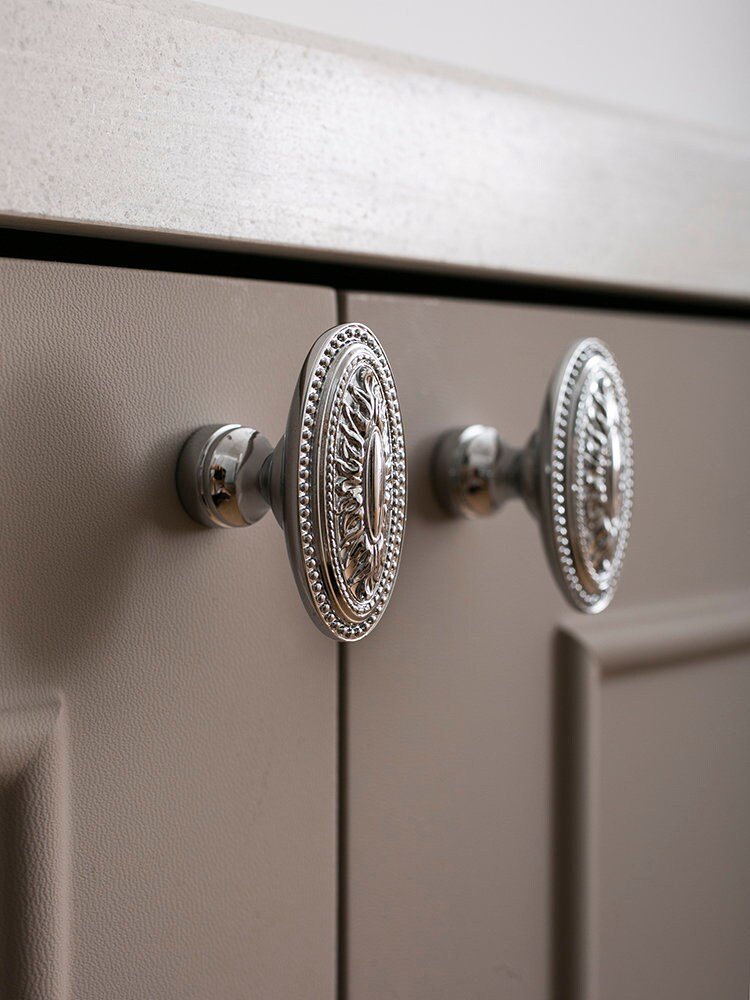 Antique style brass drawer knob/Brass oval cabinet pull/gold or silver Regency style door handle/Gold furniture hardware/Classic drawer pull