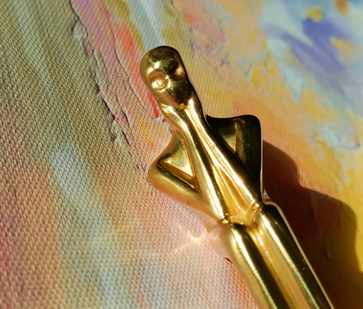 Shiny gold brass thinking man cabinet handle/Man shaped figure door handle/Abstract man figurine drawer handle/Art Brass furniture hardware