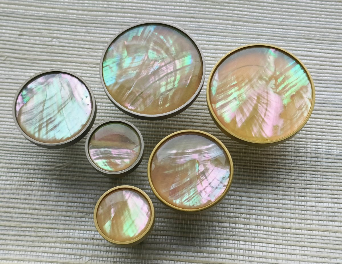 Round Iridescent Abalone Shell Drawer pull/Pearl Cabinet pull/mother of pearl door handle/light abalone knob/shell furniture hardware