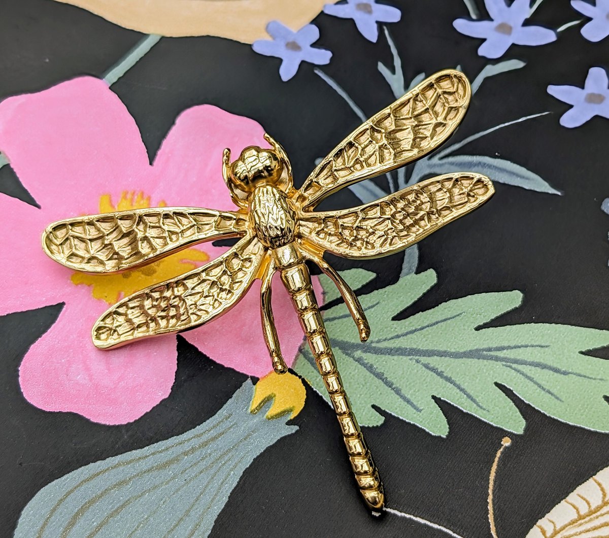 Solid brass dragonfly cabinet pull/Dragonfly drawer knob/Dragonfly drawer handle/brass furniture hardware/home improvement/Gold Door handle