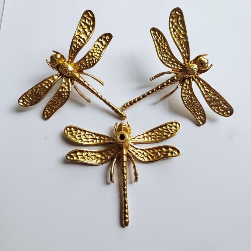 Solid brass dragonfly cabinet pull/Dragonfly drawer knob/Dragonfly drawer handle/brass furniture hardware/home improvement/Gold Door handle