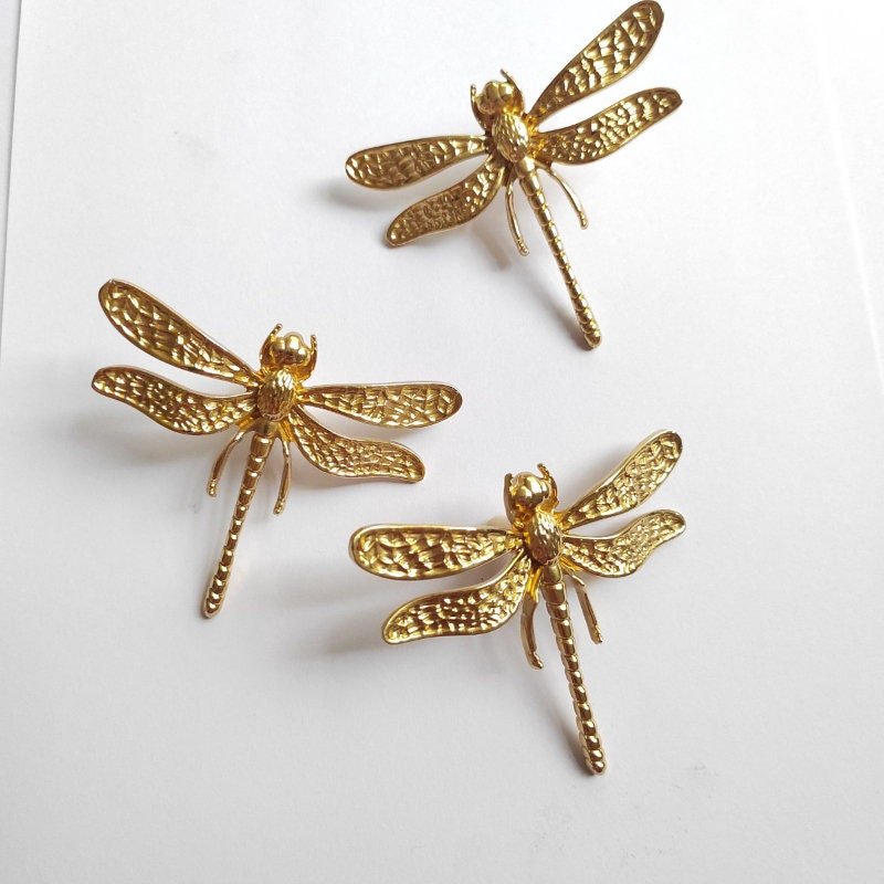 Solid brass dragonfly cabinet pull/Dragonfly drawer knob/Dragonfly drawer handle/brass furniture hardware/home improvement/Gold Door handle