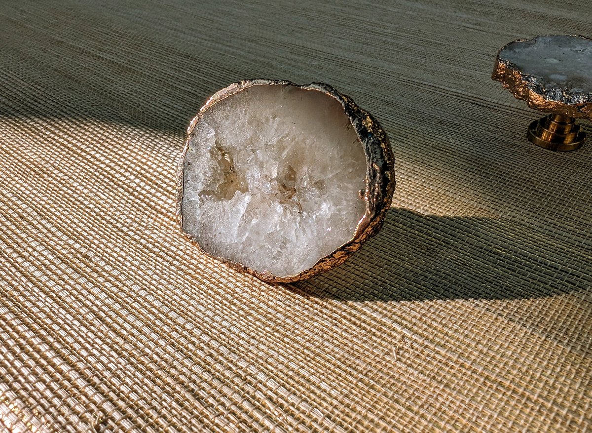 White quartz crystal slice drawer pull/Raw crystal cabinet handle/Crystal furniture hardware/Crystal and brass cabinet pull/Geode door knob