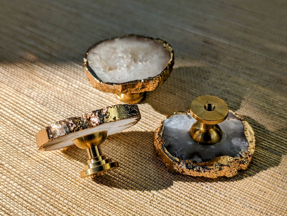 White quartz crystal slice drawer pull/Raw crystal cabinet handle/Crystal furniture hardware/Crystal and brass cabinet pull/Geode door knob