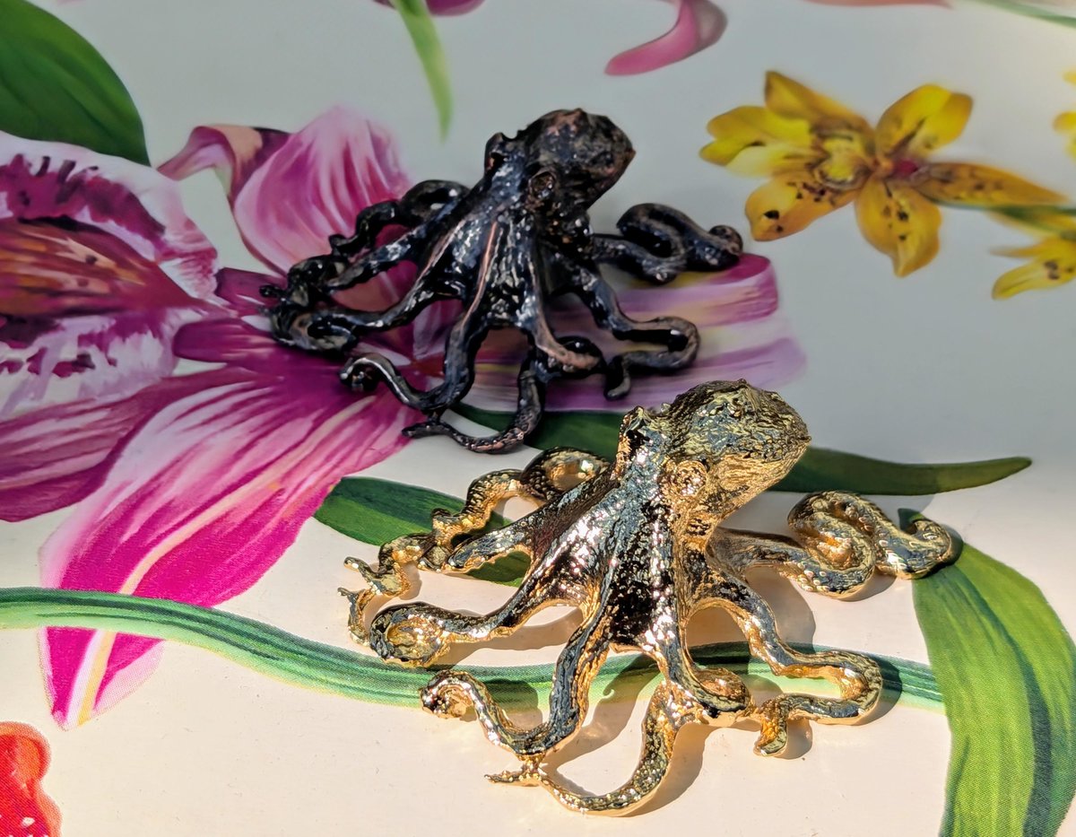 Gold or bronze octopus cabinet pull/Brass Kracken drawer knob/Octopus drawer handle/quirky furniture hardware/deep sea door knob/Fun handles