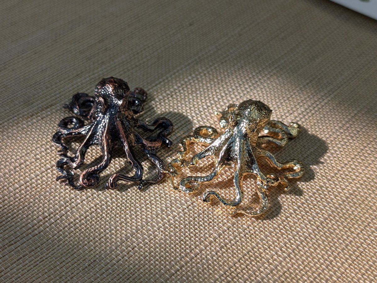 Gold or bronze octopus cabinet pull/Brass Kracken drawer knob/Octopus drawer handle/quirky furniture hardware/deep sea door knob/Fun handles