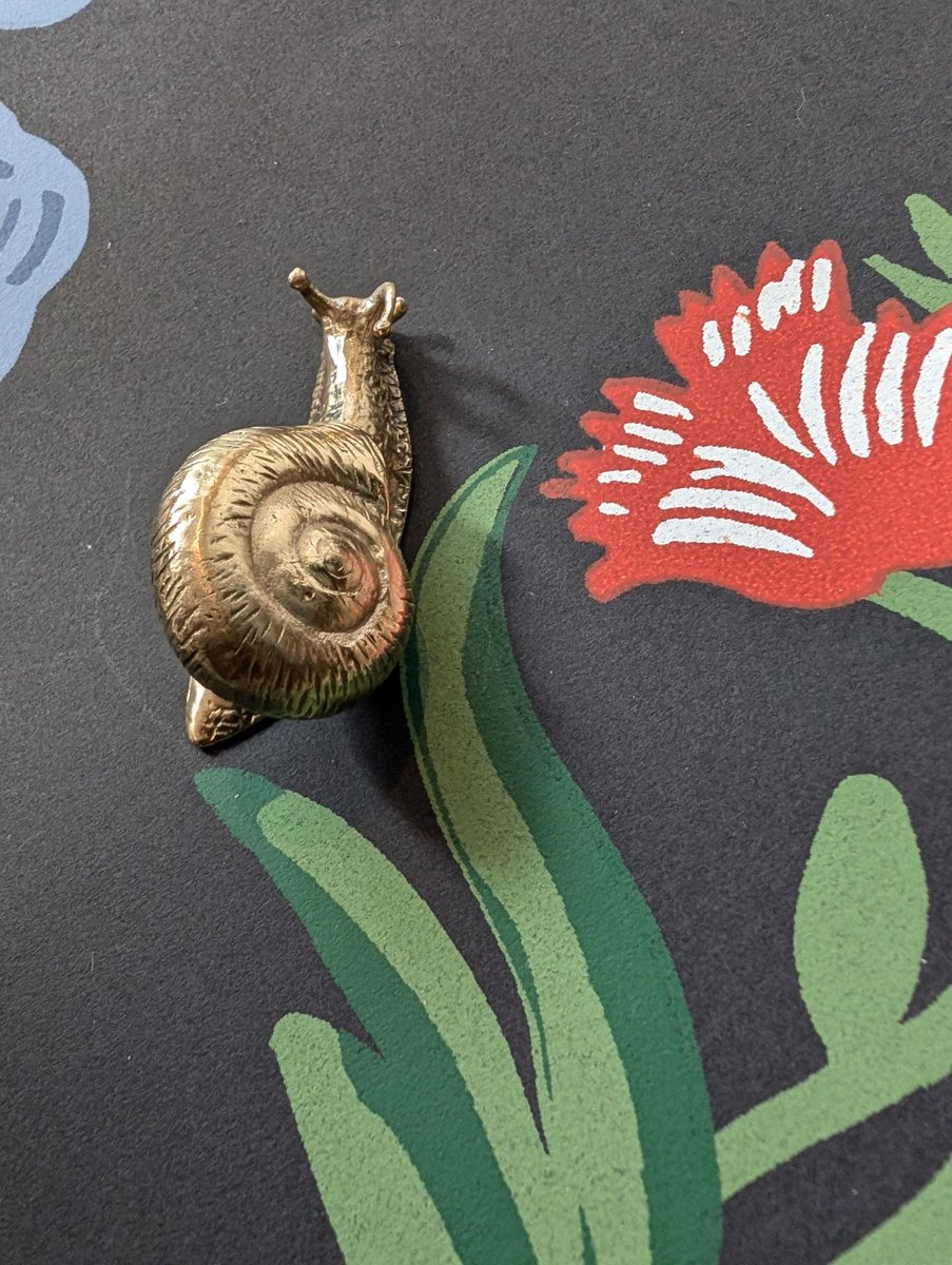 Gold Garden Snail Cabinet Pull/Snail shaped solid brass door handle/Snail drawer pull/Quirky door knob/ DIY brass Furniture hardware