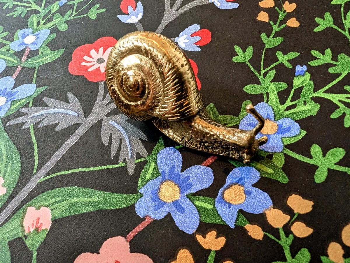 Gold Garden Snail Cabinet Pull/Snail shaped solid brass door handle/Snail drawer pull/Quirky door knob/ DIY brass Furniture hardware