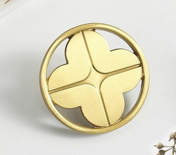 Clover shaped drawer handle/Gold brass door handle/Geometric style cabinet handle/Gold clover shaped door knob/Brass furniture hardware