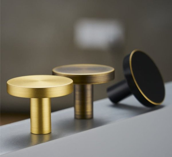Classic brushed brass button door handle/round gold, bronze or black Cabinet Pull/metal furniture hardware/round brass drawer knob/door knob