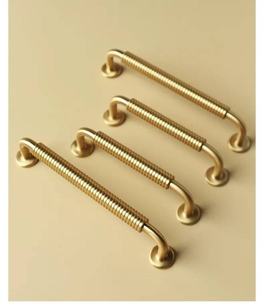 Gold vintage style curved handle/Classic shaped cabinet handle/Brass drawer pull/Brass furniture hardware/Gold curved drawer pull/Gold pull