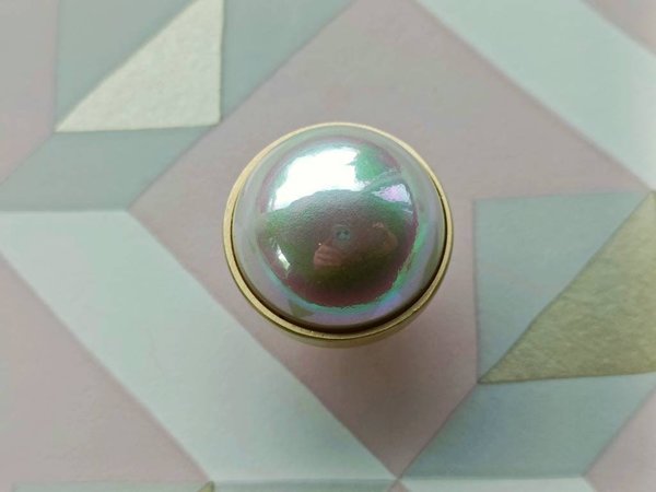 Big faux pearl and gold brass drawer pull/Pearly cabinet handle/white pearl drawer knob/round white pearl door handle/brass and pearl handle