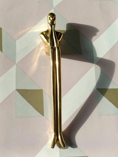 Shiny gold brass thinking man cabinet handle/Man shaped figure door handle/Abstract man figurine drawer handle/Art Brass furniture hardware